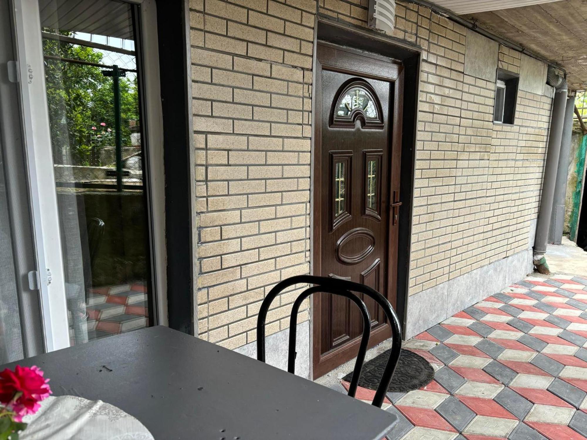 Гостевой дом HAPPY HOUSE Кутаиси Экстерьер фото