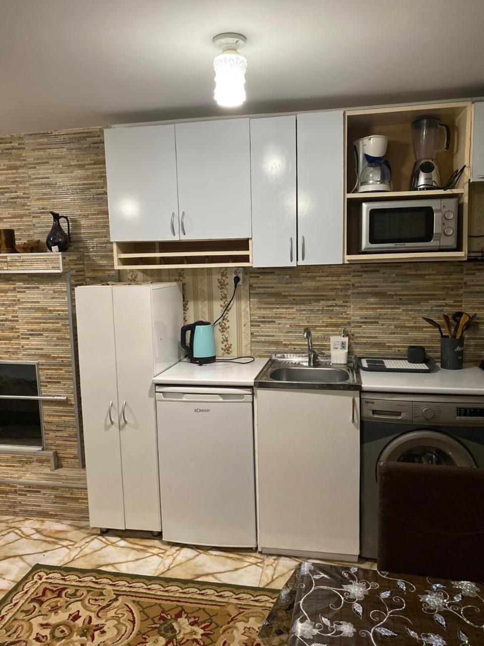 Гостевой дом HAPPY HOUSE Кутаиси Экстерьер фото