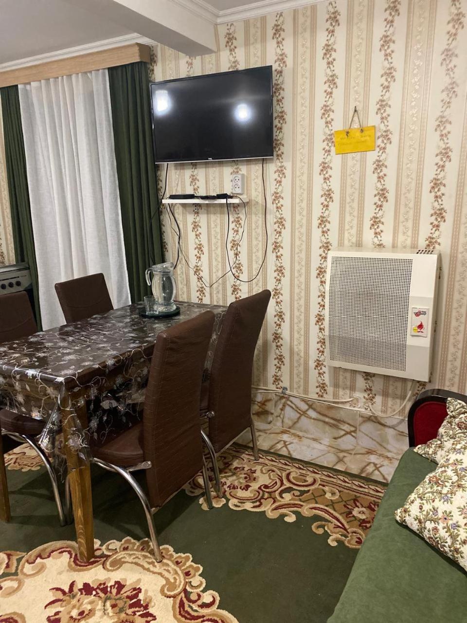 Гостевой дом HAPPY HOUSE Кутаиси Экстерьер фото
