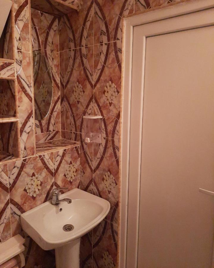 Гостевой дом HAPPY HOUSE Кутаиси Экстерьер фото
